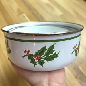 VTG Holly Berry Christmas Nesting Mixing Bow Set Three Bowls Enamel Kitchen Cook